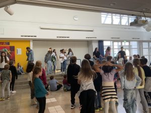 Mehr über den Artikel erfahren Schulhausrallye an der Edith-Stein-Schule