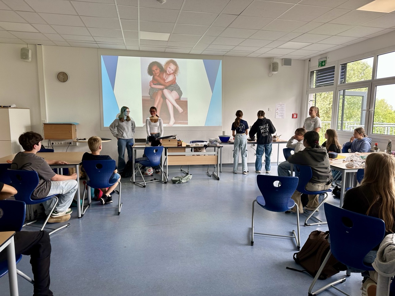 Mehr über den Artikel erfahren Courage-Coaches sensibilisieren Sechstklässler