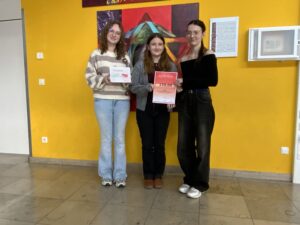 Mehr über den Artikel erfahren Mit Köpfchen zum Börsenerfolg: Team ‚Sojaa‘ holt Platz 3
